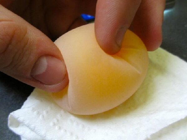 Проблемы яйцекладки – яйцо мягкое. 