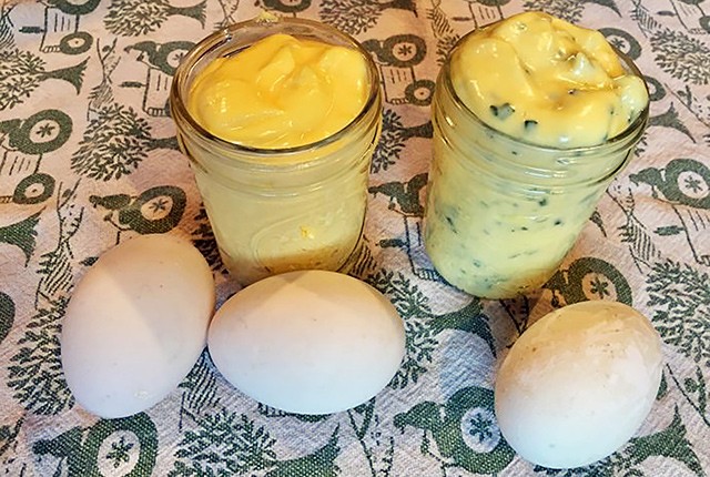 яйца домашних кур в приготовлении майонеза. 