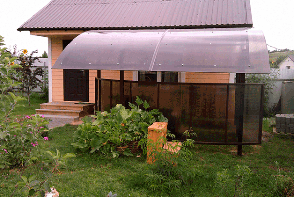Применение поликарбоната на даче и в саду. Поликарбонат выручает!